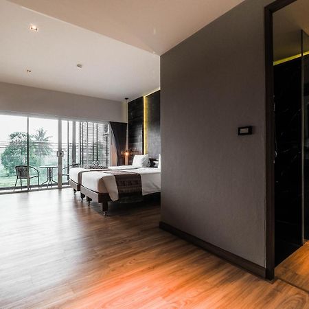 The Glory Gold Hotel Khao Lak Bagian luar foto