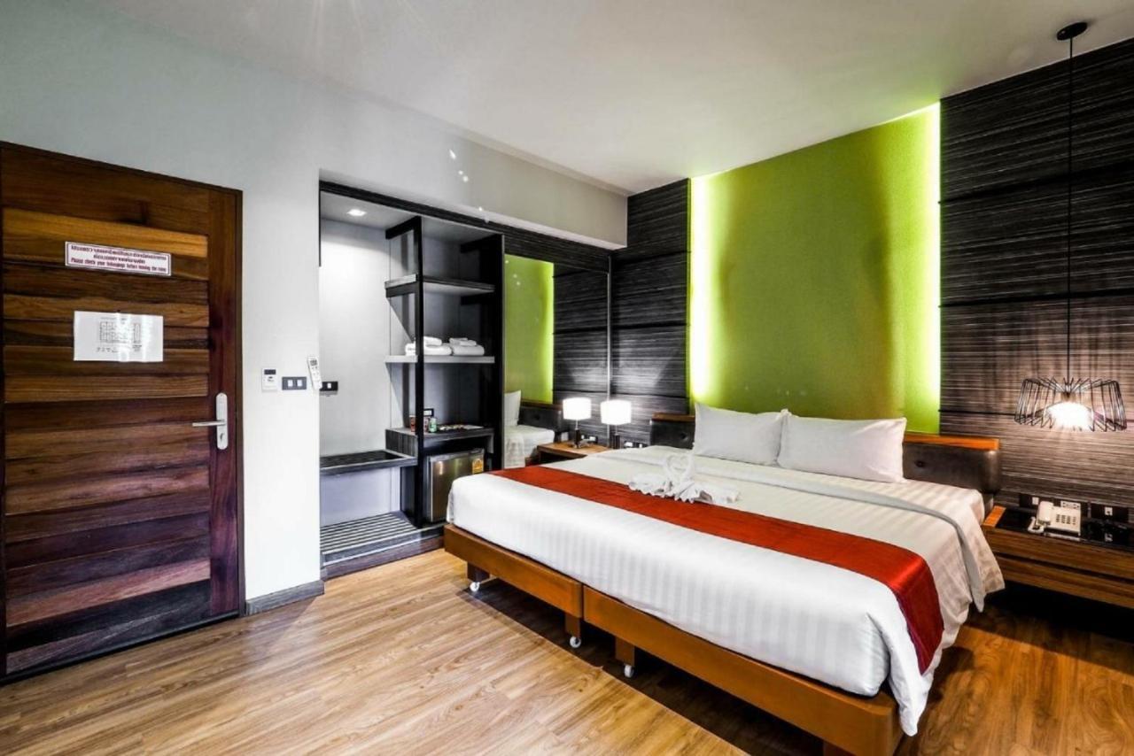 The Glory Gold Hotel Khao Lak Bagian luar foto