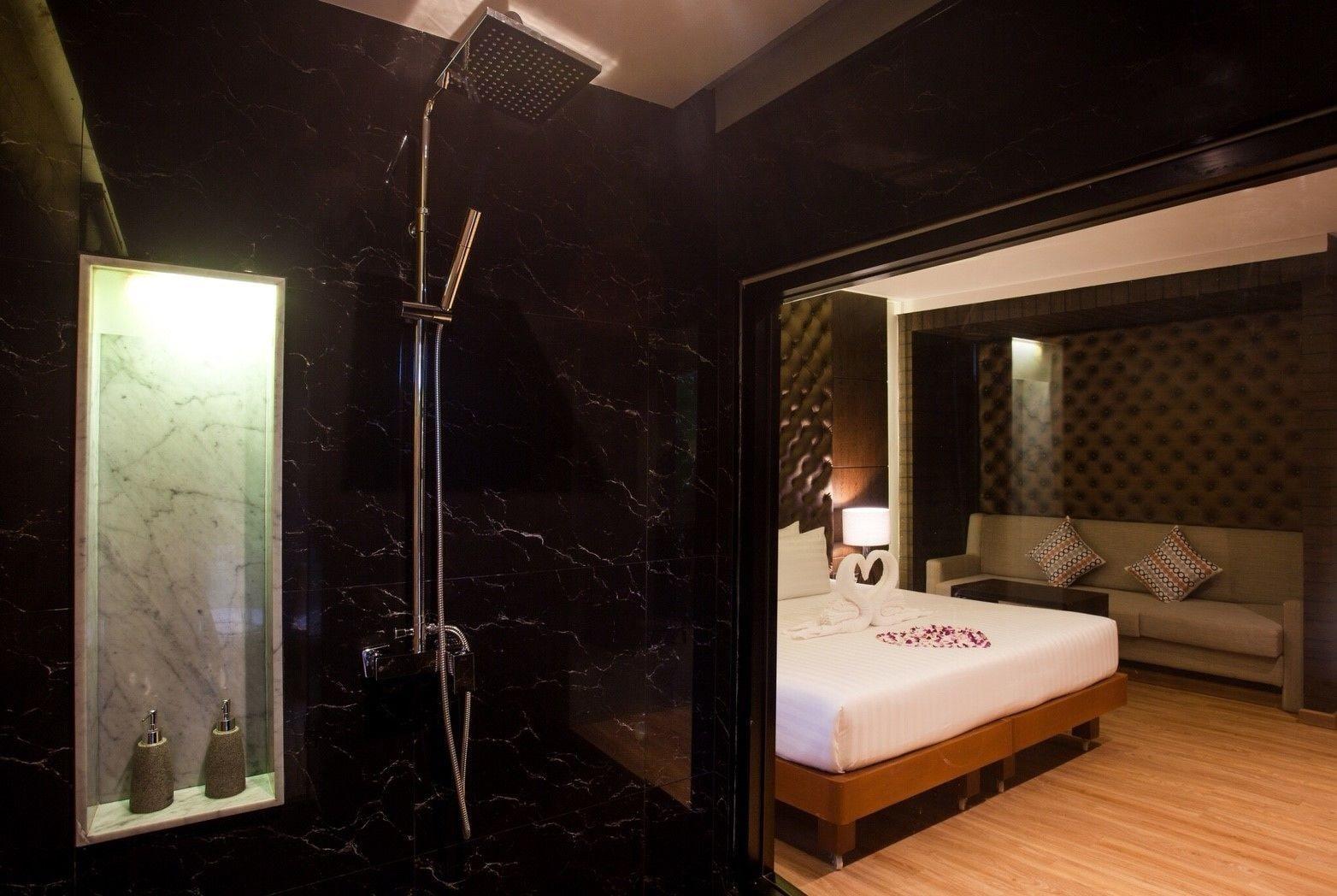 The Glory Gold Hotel Khao Lak Bagian luar foto
