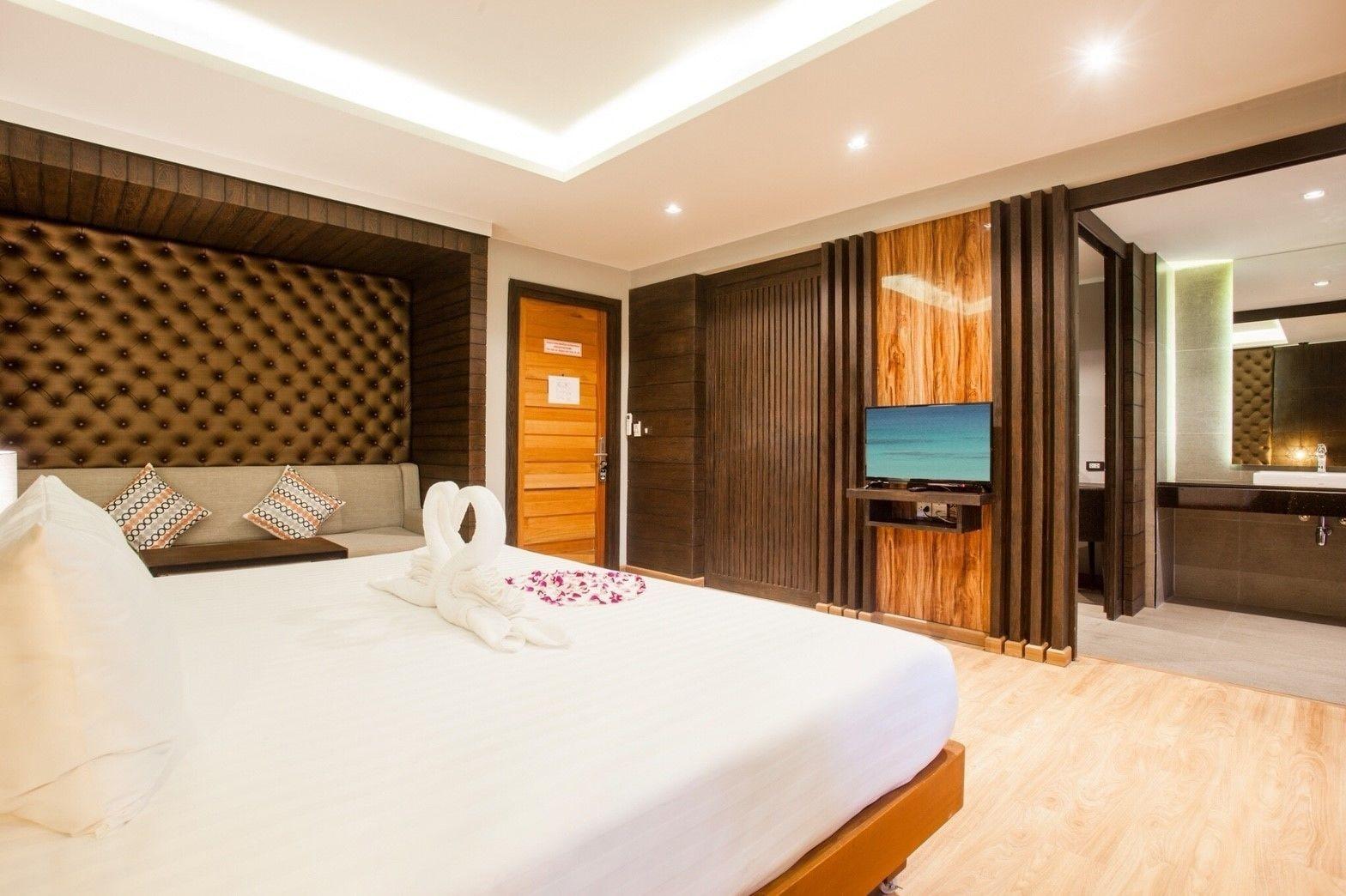 The Glory Gold Hotel Khao Lak Bagian luar foto