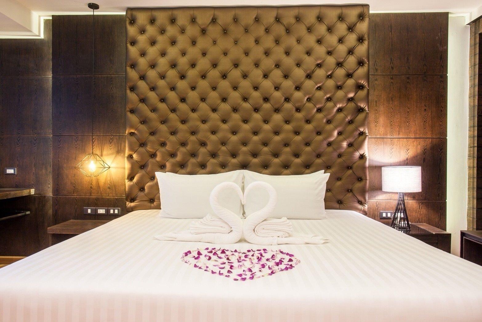The Glory Gold Hotel Khao Lak Bagian luar foto