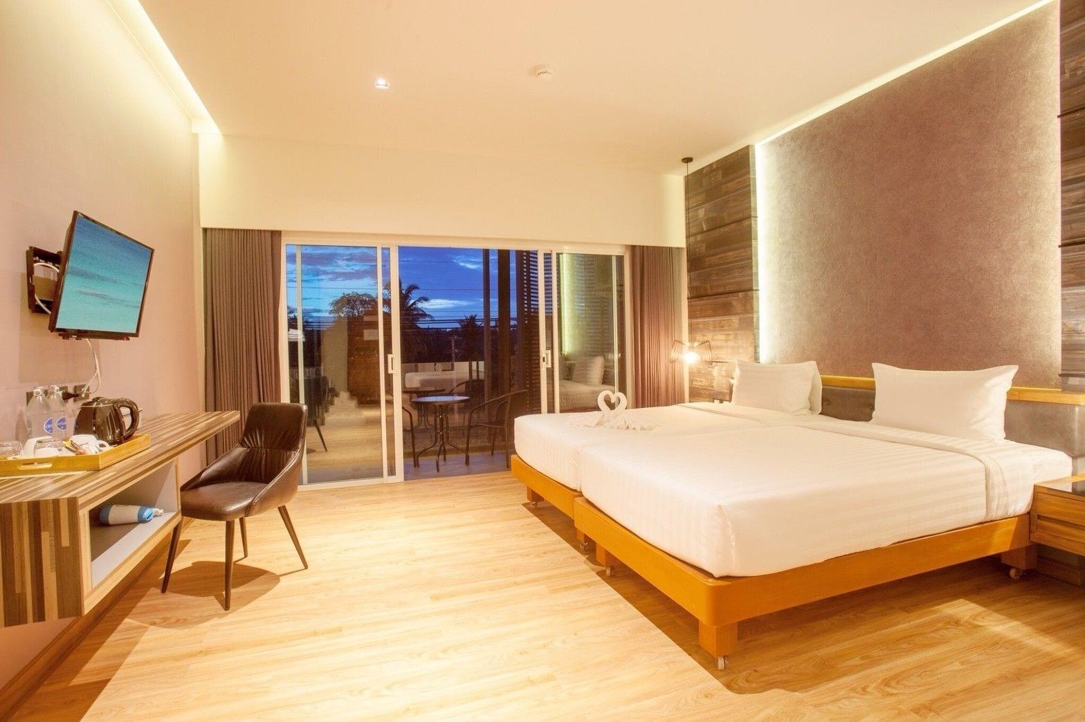 The Glory Gold Hotel Khao Lak Bagian luar foto