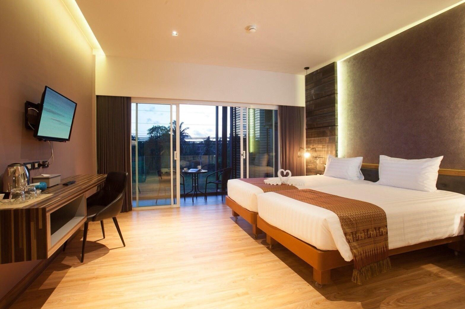 The Glory Gold Hotel Khao Lak Bagian luar foto