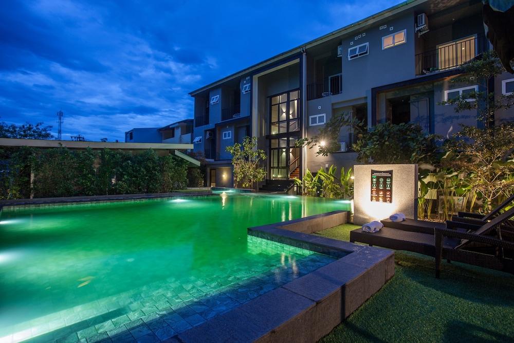 The Glory Gold Hotel Khao Lak Bagian luar foto