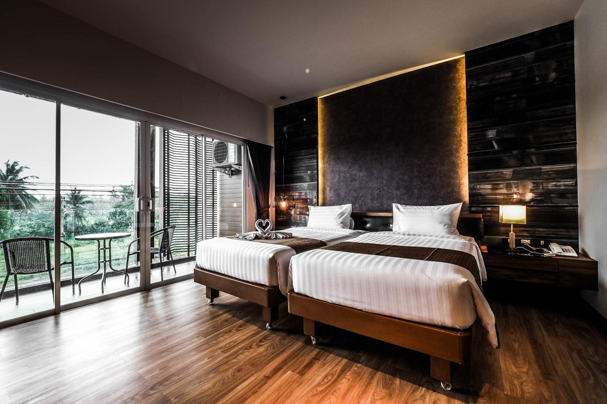 The Glory Gold Hotel Khao Lak Bagian luar foto