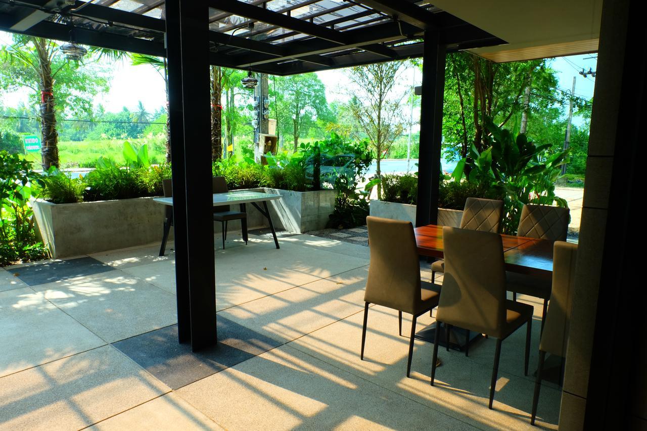 The Glory Gold Hotel Khao Lak Bagian luar foto