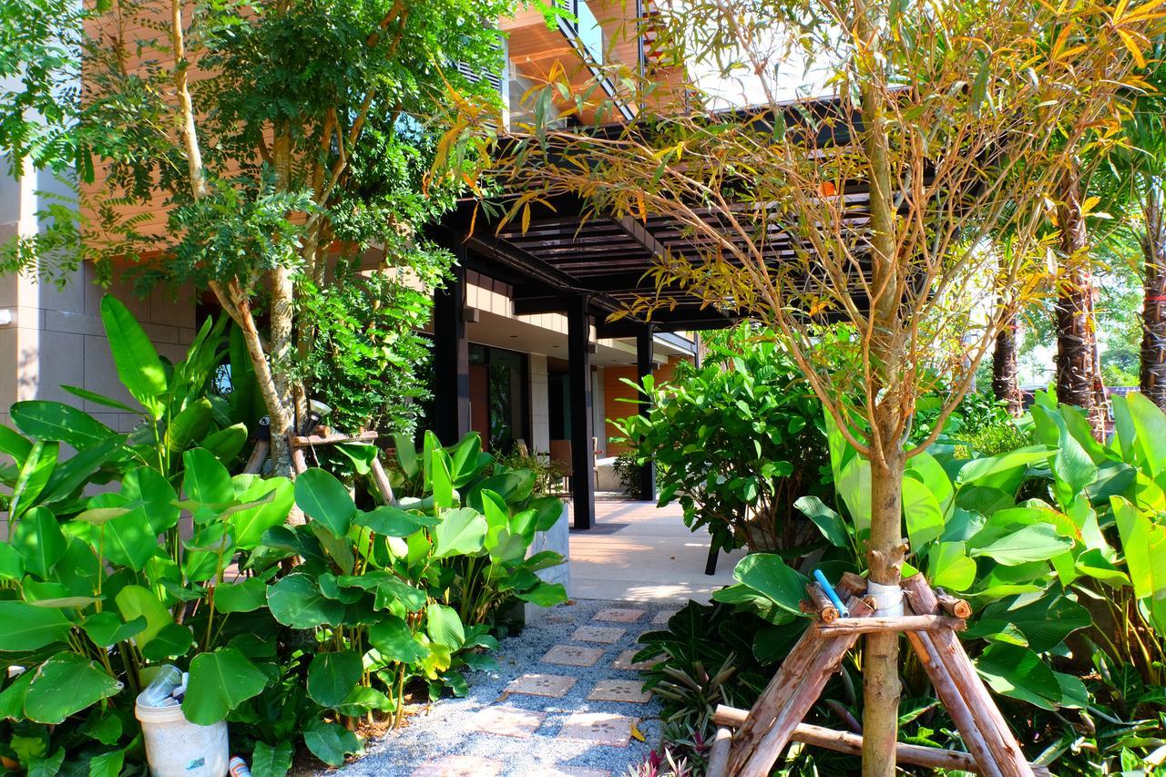 The Glory Gold Hotel Khao Lak Bagian luar foto