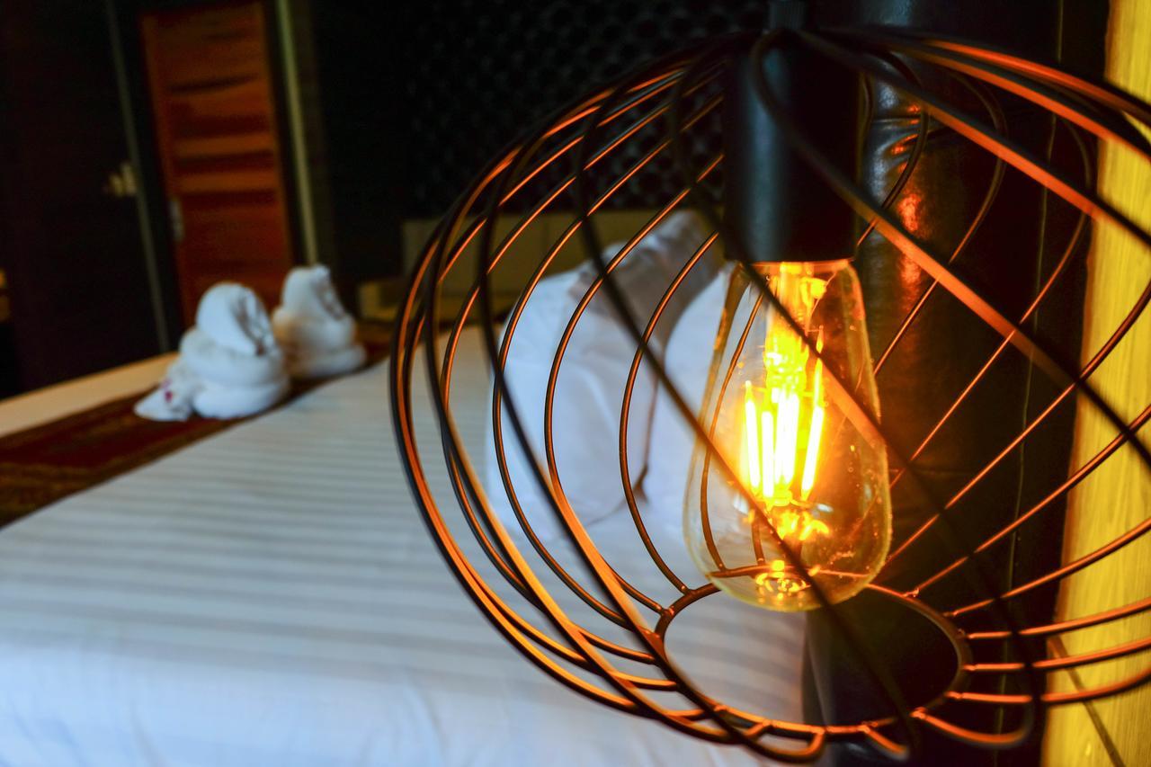 The Glory Gold Hotel Khao Lak Bagian luar foto