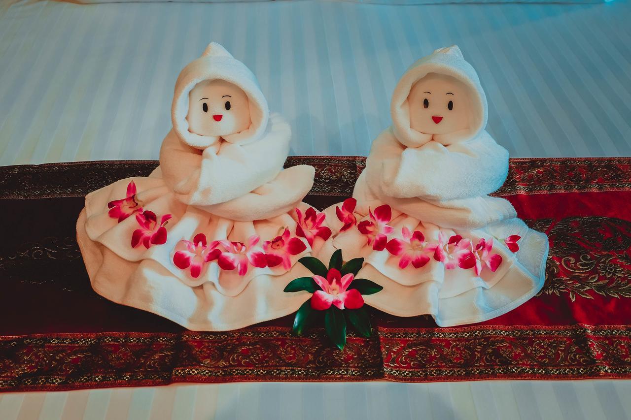 The Glory Gold Hotel Khao Lak Bagian luar foto
