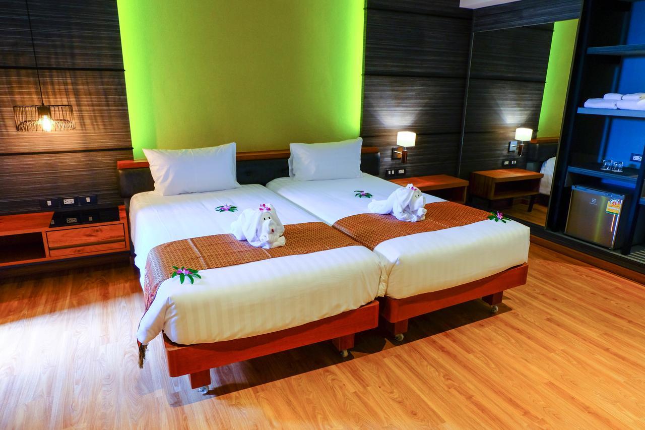 The Glory Gold Hotel Khao Lak Bagian luar foto