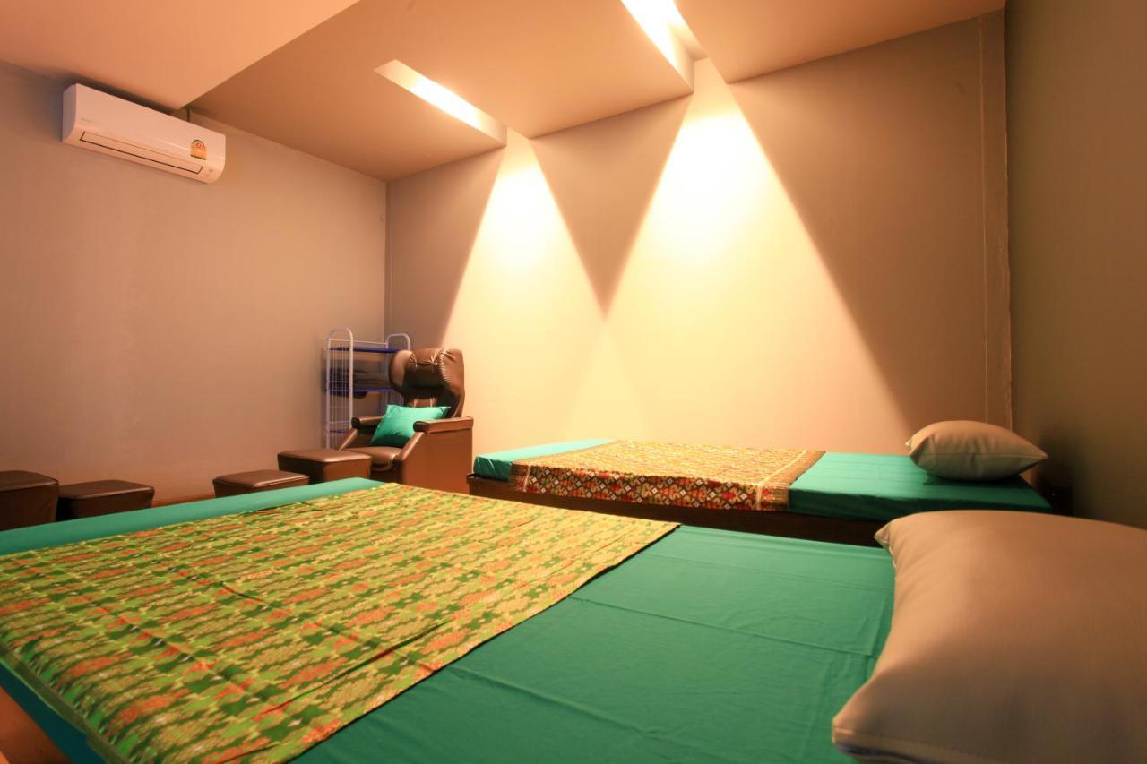 The Glory Gold Hotel Khao Lak Bagian luar foto
